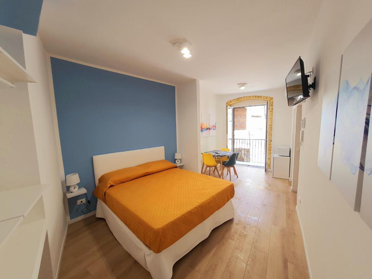 A Casa Di Claudia Apartment Palermo Bagian luar foto