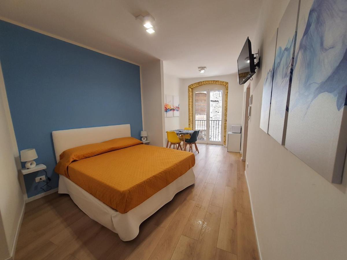 A Casa Di Claudia Apartment Palermo Bagian luar foto
