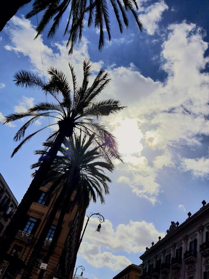 A Casa Di Claudia Apartment Palermo Bagian luar foto