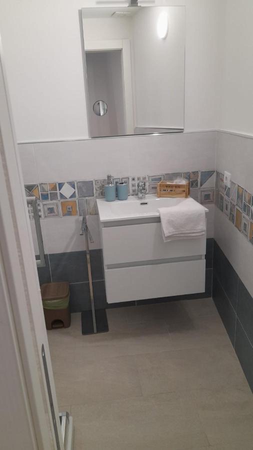 A Casa Di Claudia Apartment Palermo Bagian luar foto